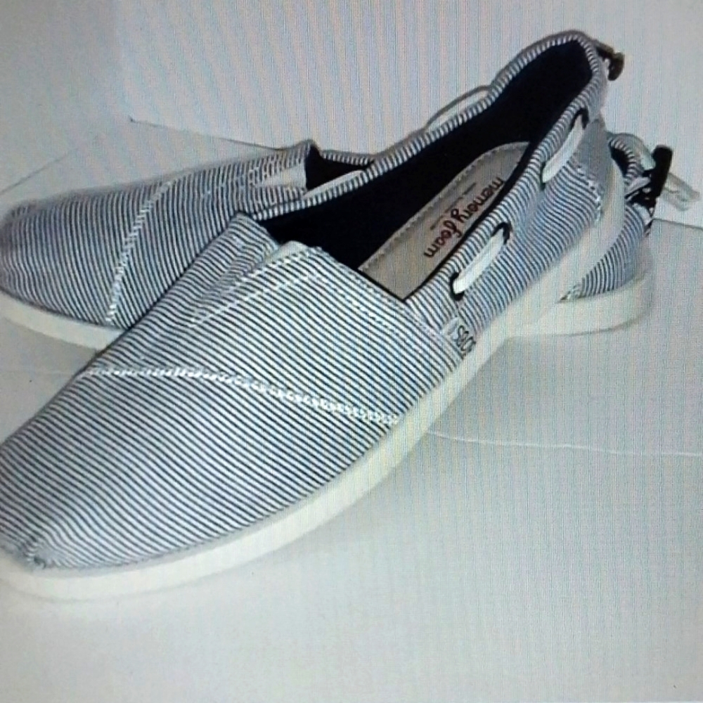 BOBS SKECHERS SLIP ON NAUTICA  SHOE